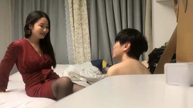 小北探花红裙网袜美女 性感情趣装网袜翘屁股舔屌骑乘猛操 把家里小男友都榨干了